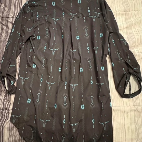 Cowgirl hardware ladies shirt - Picture 2 of 3